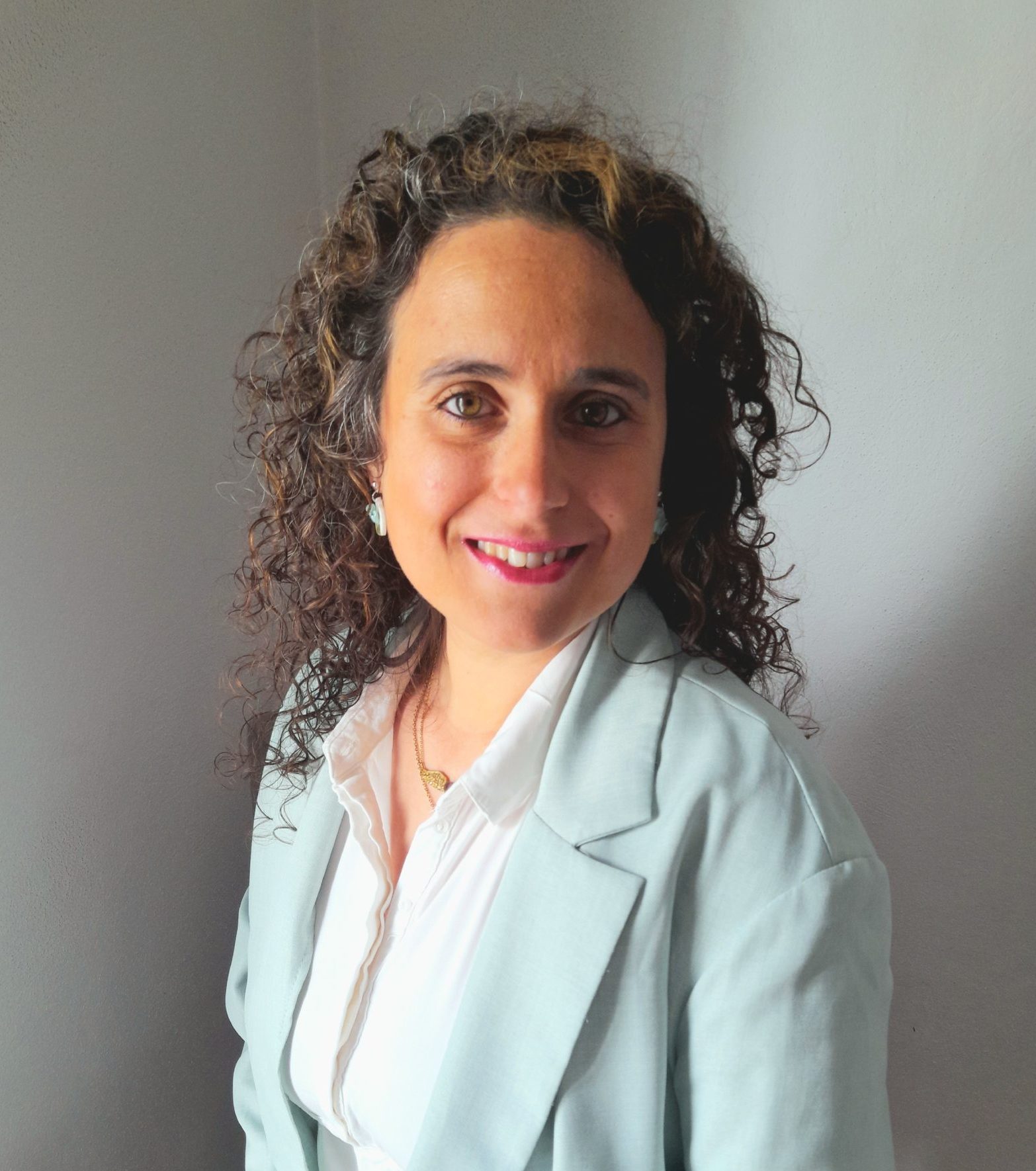 Design sereno e natural da marca Pata Virtual, que reflete equilíbrio e profissionalismo.